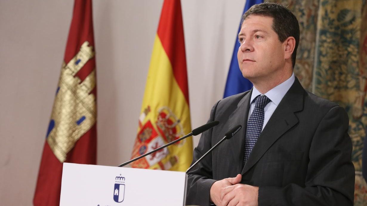 García-Page asegura que "no podemos ser neutrales" en la defensa de la Constitución