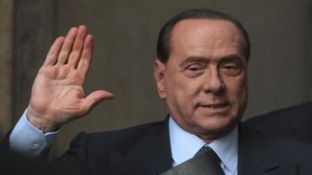 Berlusconi vuelve a sacudir Bruselas