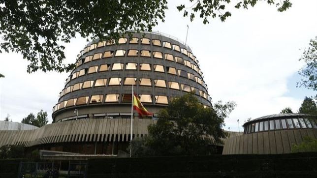 El Constitucional admite el recurso del Gobierno contra la 'ley antifracking' de Castilla-La Mancha
