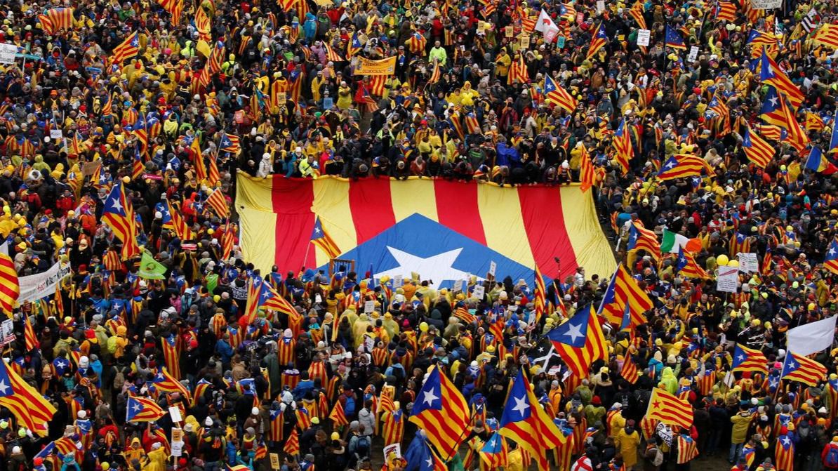 &gt; El procés supuso la salida de 3.000 empresas de Cataluña y una fuerte caída del turismo