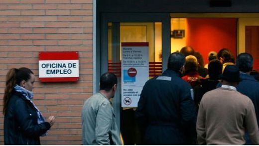 UGT desmonta el triunfalismo del Gobierno al desestacionalizar los datos del paro