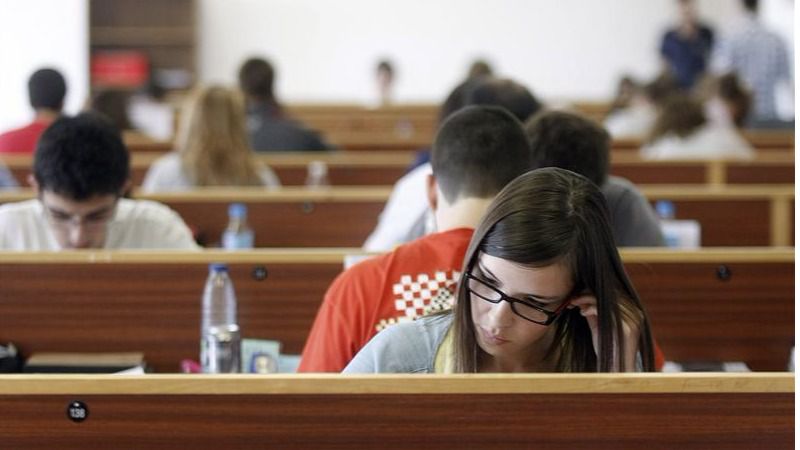 Los usuarios de la Red de Bibliotecas Públicas de Castilla-La Mancha pueden utilizar ya su carné a través del móvil