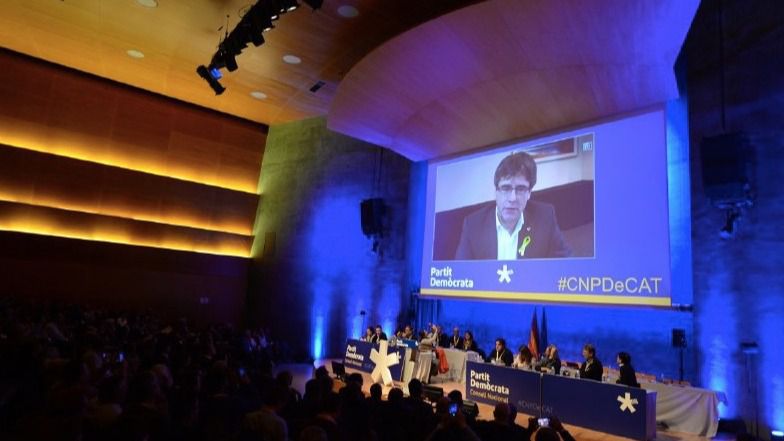 Carles Puigdemont en un acto del PDeCAT