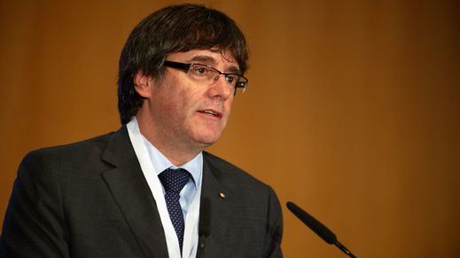 Puigdemont sopesa rendirse en los próximos días ante las presiones del Gobierno con el castellano y las prisas de ERC