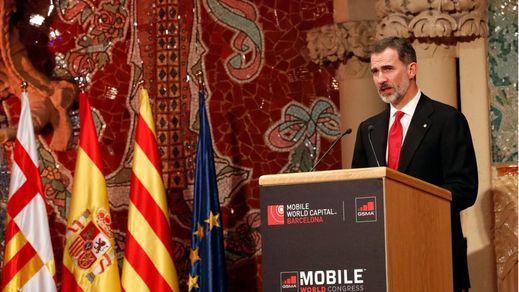 El Rey obvia el plante de Colau y Torrent y destaca la 