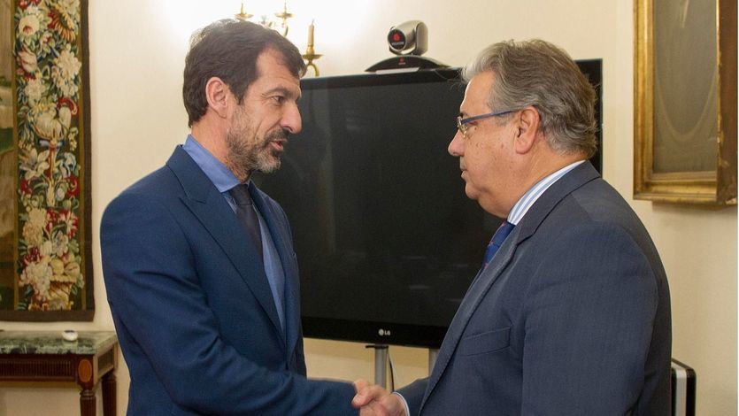 El ministro del Interior, Juan Ignacio Zoido, y el jefe de los Mossos d´Esquadra, Ferran López