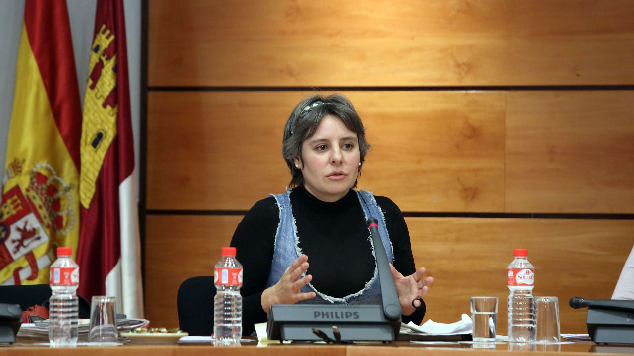 Araceli Martínez, Instituto de la Mujer de Castilla-La Mancha: "Para avanzar hacia la igualdad los hombres tienen que saber dar un paso atrás"