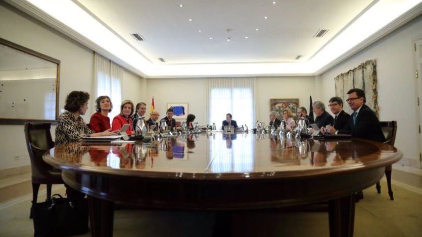 Primera reunión del Consejo de Ministros de Román Escolano