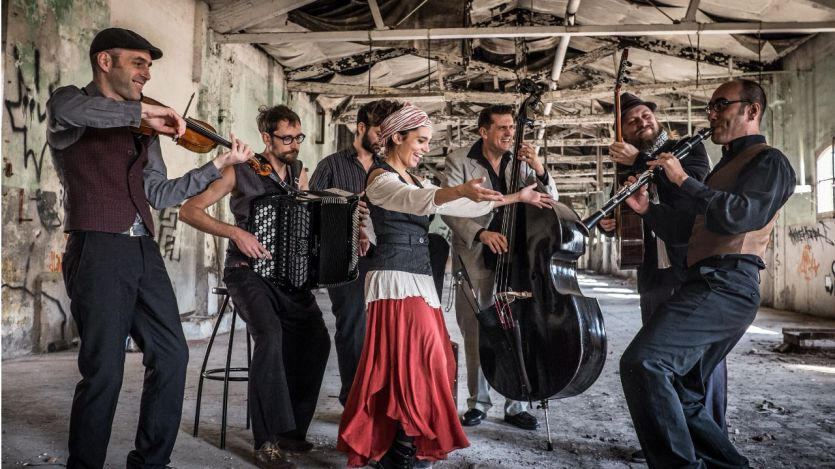 La mítica BGKO nos regala la (mejor) mezcolanza de músicas mediterráneas y de los Balcanes
