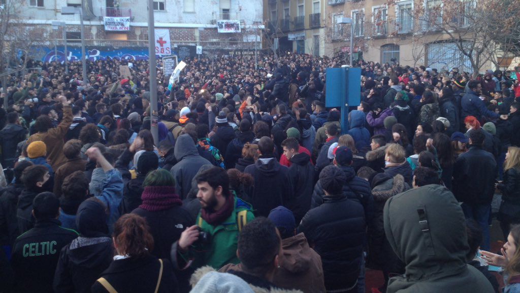 Protesta contra el "racismo institucional asesino" en la plaza Nelson Mandela de Lavapiés