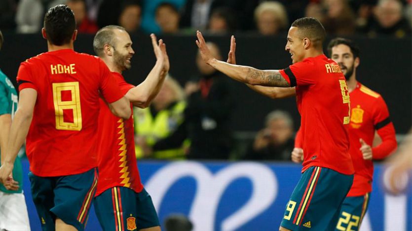 Serio partido de España para avisar a Alemania de cara al Mundial (1-1)