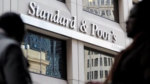 España aprueba el 'máster' de la deuda con notable: Standard &amp; Poor's eleva nuestra nota