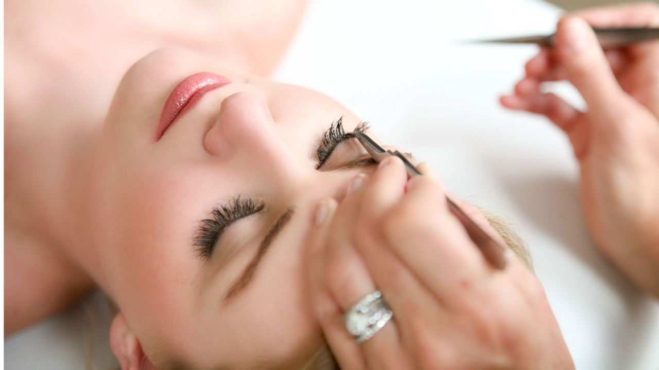 Consejos para tratar la alopecia en cejas y pestañas