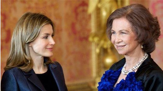 El falso titular de 'Hola' sobre el rifirrafe entre las reinas Letizia y Sofía