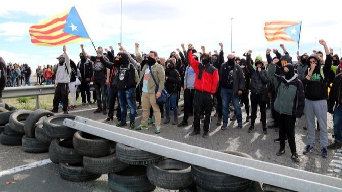 La activista catalana de los CDR detenida tenía documentos sobre la Guardia Civil y planeaba sabotear redes ferroviarias y el puerto de Barcelona