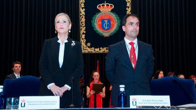 El rector de la URJC confirma las "graves irregularidades" en el máster de Cifuentes, pero se distancia del escándalo