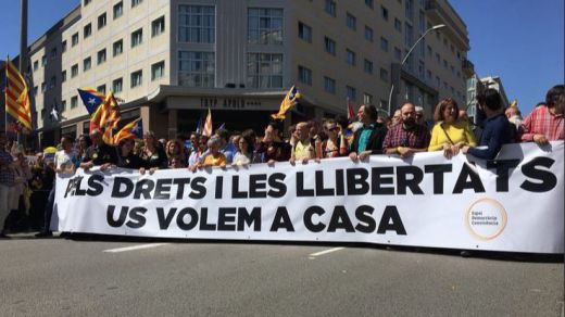 El independentismo vuelve a tomar Barcelona para exigir la libertad de los líderes encarcelados