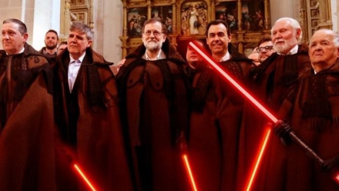 Twitter se llena de memes de Rajoy con su 'capa alistana' de Zamora