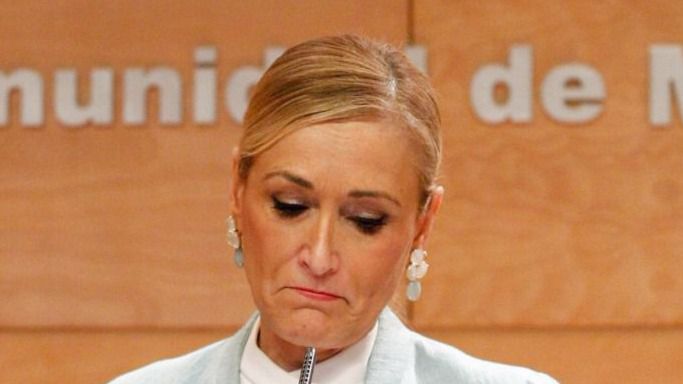 La otra historia del robo de Cifuentes: cleptomanía, dossieres y cintas de vídeo