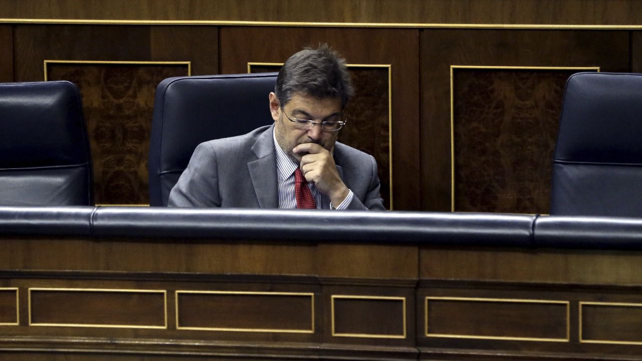Jueces y fiscales se unen para pedir en bloque la dimisión del 'reprobado' Catalá
