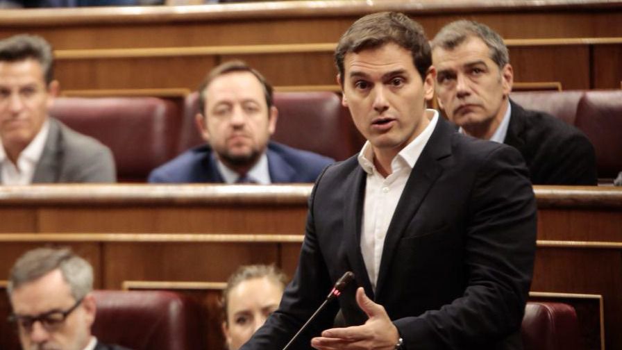 Rivera amenaza con retirar el apoyo a Rajoy si no impide el voto de los independentistas huidos