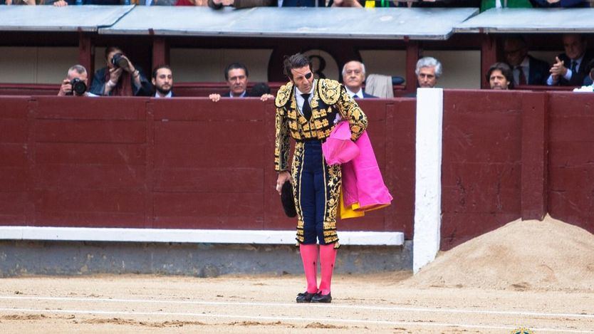 Padilla, que se despedía de Madrid, fue obligado a saludar al concluir el paseíllo