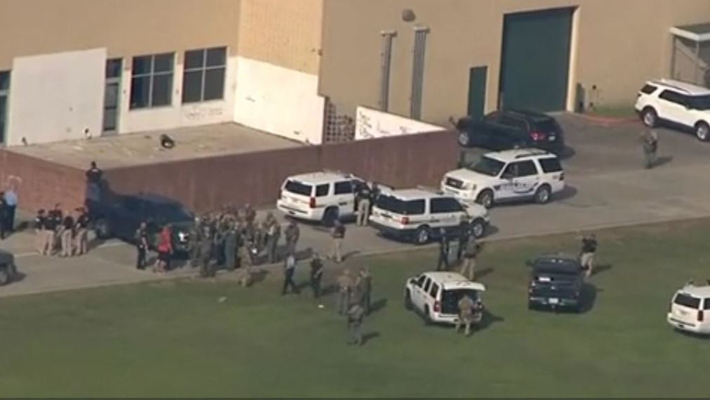 Un estudiante de 17 años, autor de la matanza en el instituto de Texas