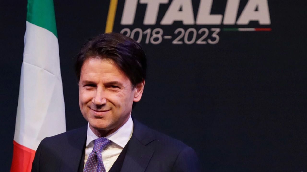Conte ya es el nuevo primer ministro italiano tras el 'ok' del presidente Mattarella