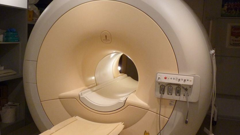 Aparato de resonancia magnética
