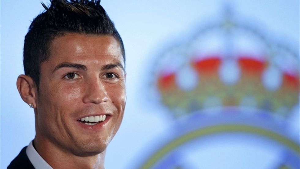 Cristiano Ronaldo, con pie y medio fuera del Madrid