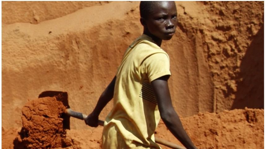 Amnistía Internacional publica una lista de marcas y productos que utilizan trabajo infantil