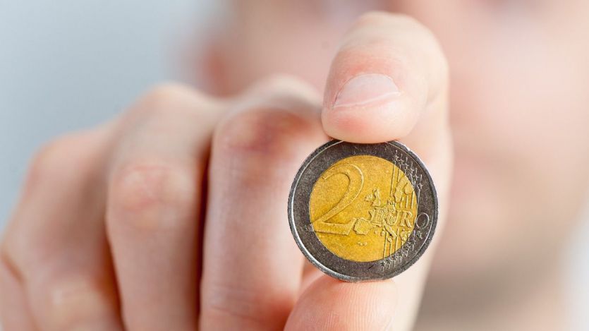 El euro, estable pero en alerta