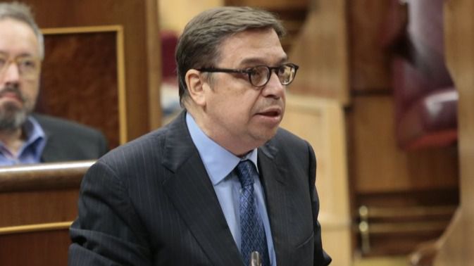 Planas, el ministro 'imputado', reconoce que Sánchez sabía su situación legal antes de ser ministro