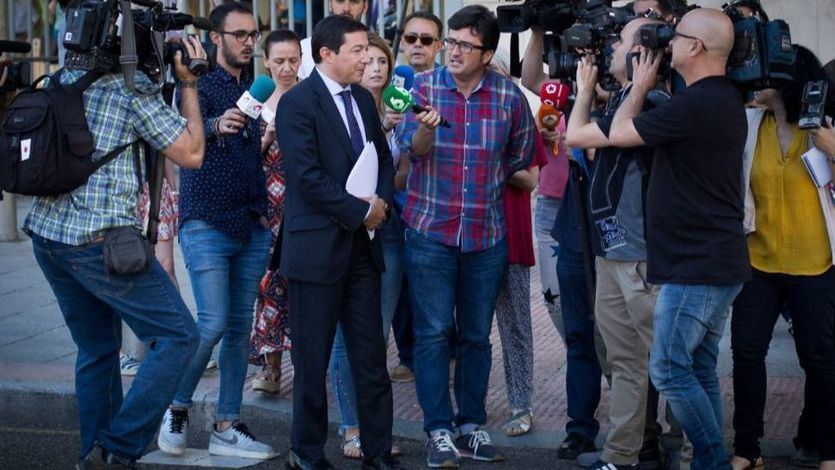 El ex teniente alcalde del Ayuntamiento de Madrid, Pedro Calvo, a la salida de los juzgados de Plaza Castilla tras declarar como testigos por las irregularidades en el Máster de Cristina Cifuentes
