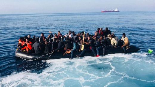 Salvamento Marítimo rescata este fin de semana a más de 900 personas de las pateras en aguas españolas