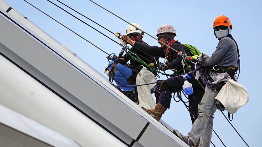 Sindicatos y patronal acordarán hoy que el salario mínimo sea 14.000 euros anuales