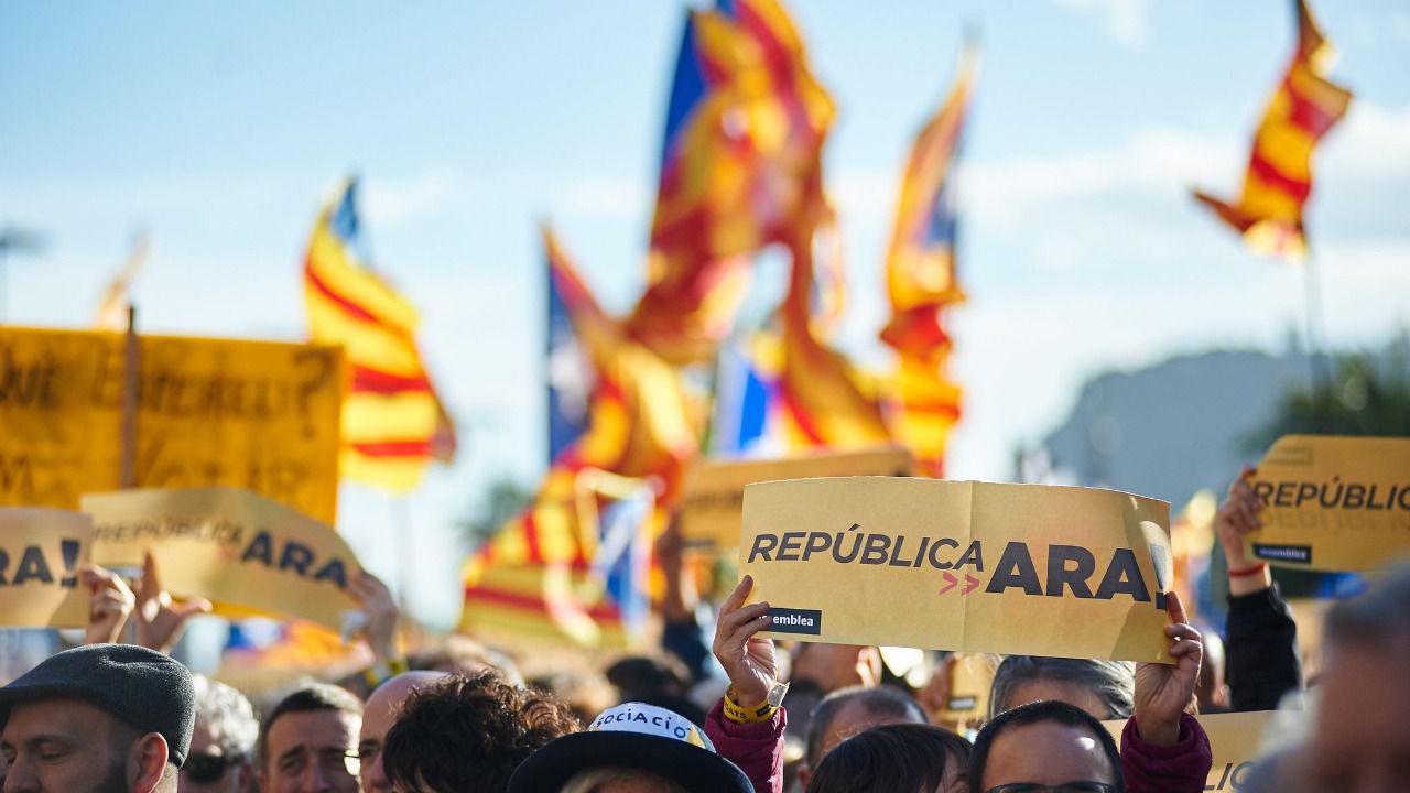 Cataluña reclama 6.000 millones al Estado por "compromisos" incumplidos mientras sueña con su independencia