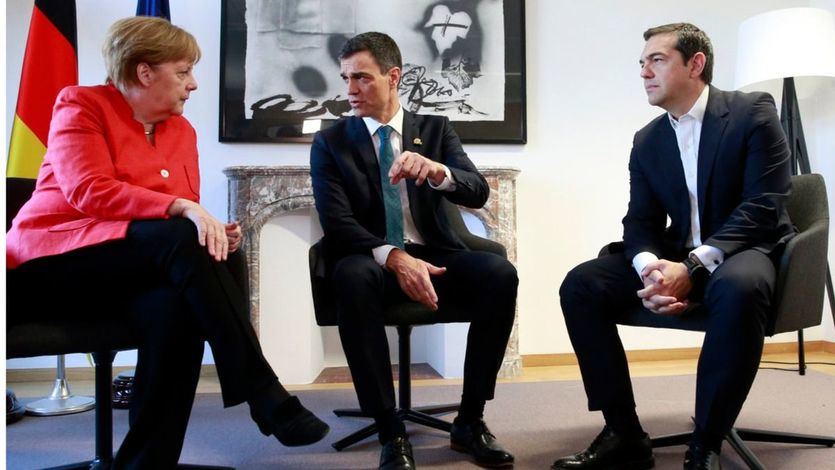 Pedro Sánchez se reúne en Bruselas con Angela Merkel y con Alexis Tsipras