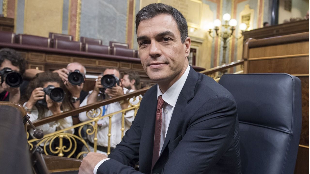 El PSOE gana al PP en las encuestas aupado por el 'efecto Sánchez'