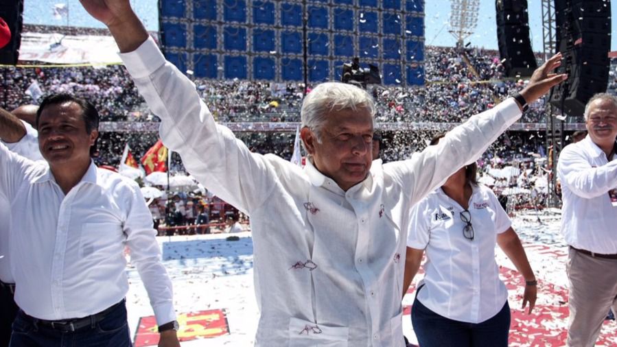 La izquierda llega a México de la mano de López Obrador