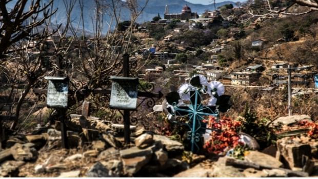 Cementerio en uno de los pueblos de Guerrero (México)