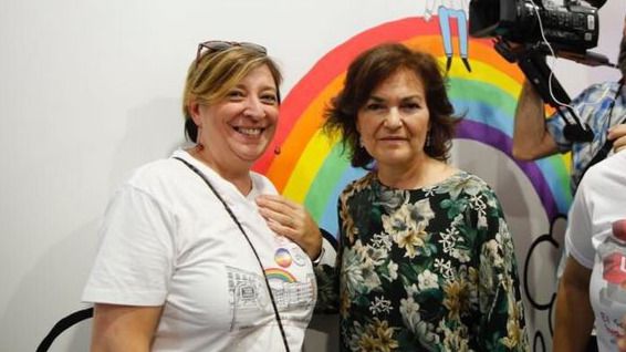 Calvo, en el Orgullo: "Este país vuelve a la alegría; estaba en blanco y negro y vuelve al color"