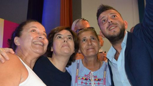 Santamaría afronta la fase final de las primarias del PP como favorita pese a las ofensivas de Casado