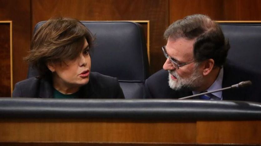 Mintió Rajoy: sí quiso preparar la sucesión con Santamaría al frente y pidió a Cospedal que la apoyara