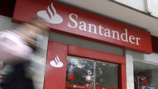 El Santander amenaza con replantearse su futuro si el Gobierno Sánchez impone un 'impuesto a la banca'