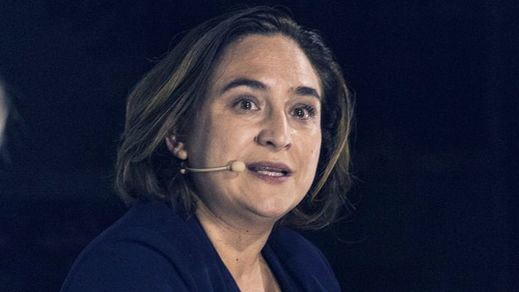 Ada Colau se sincera en una entrevista: lo que piensa de España, Pablo Casado, el rey Felipe, su sexualidad...