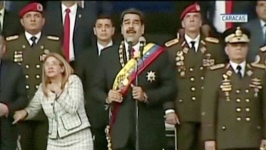 Maduro sobrevive a un atentado con explosivos cargados en drones durante un acto público