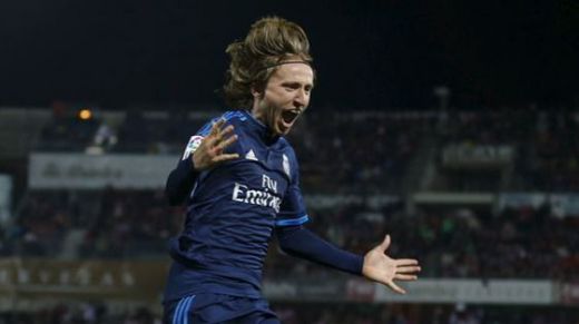 El Madrid intentará convencer a Modric por las buenas y un aumento, pero sigue en alerta
