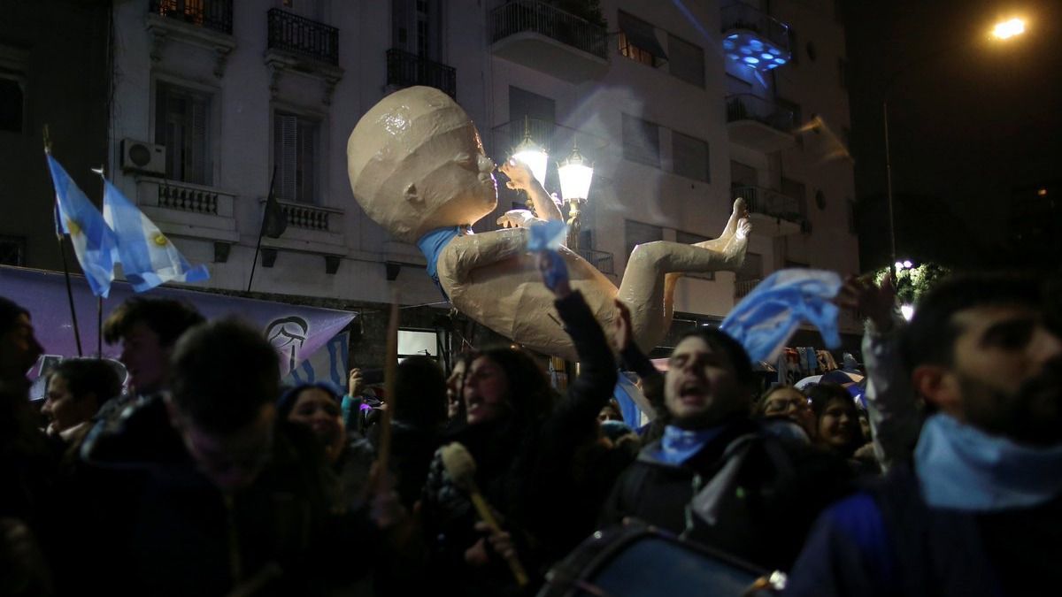 Argentina vuelve a negarse a legalizar el aborto en una jornada histórica en el Senado
