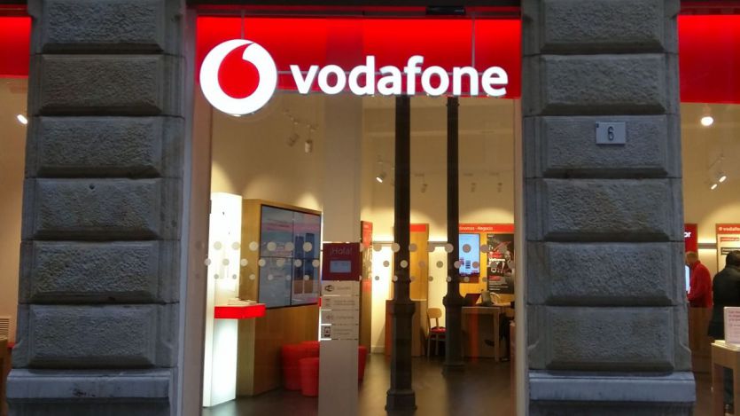 Vodafone denuncia a Movistar tras quedarse sin los derechos del fútbol
